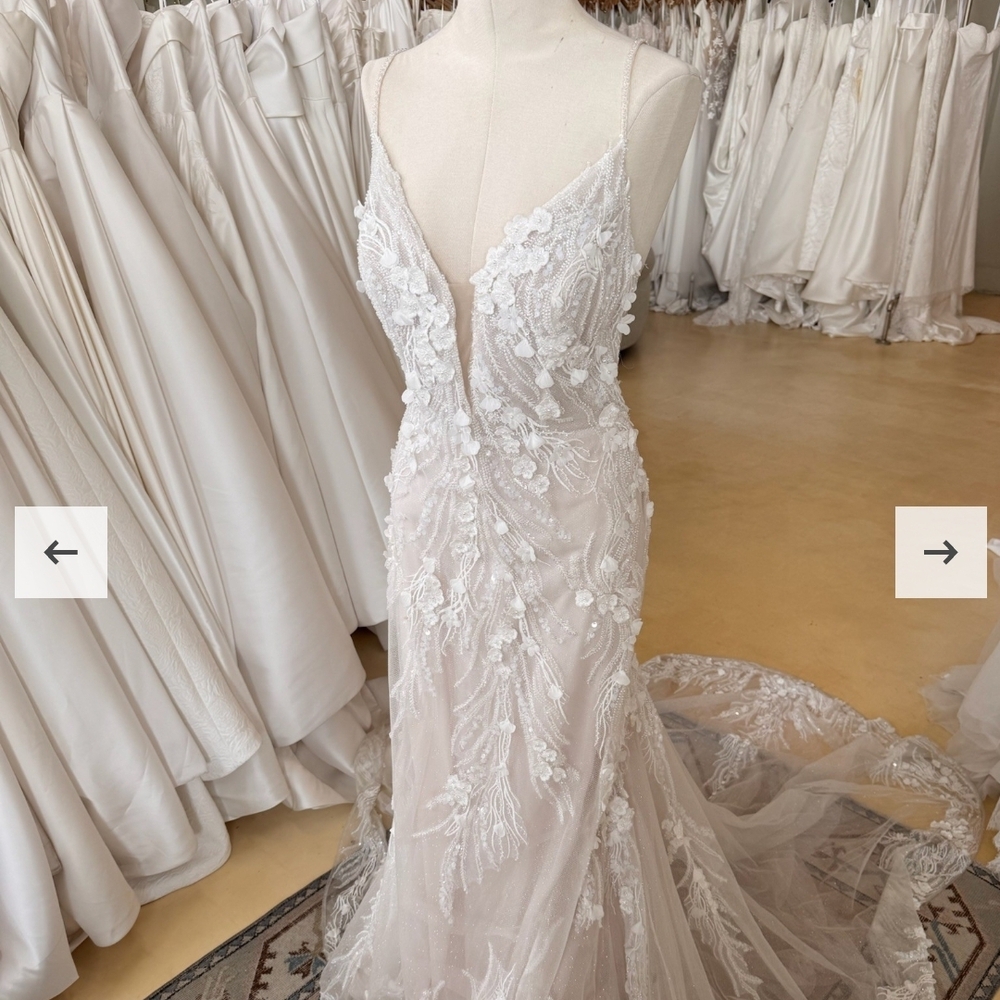 Eddy K Plunging V-Neck Wedding Gown Size 10 Never Altered